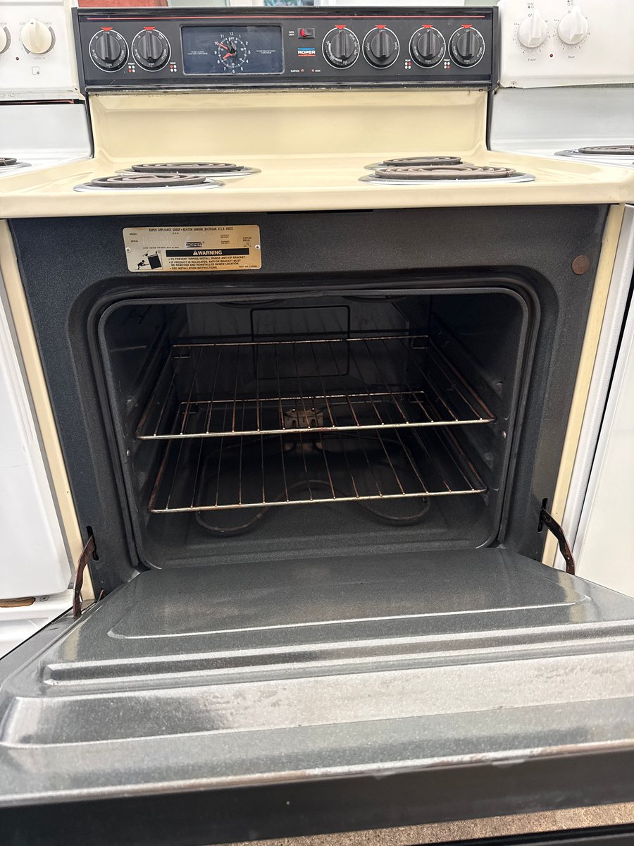 Photo 2 of this exact Roper by whirlpool coil top range