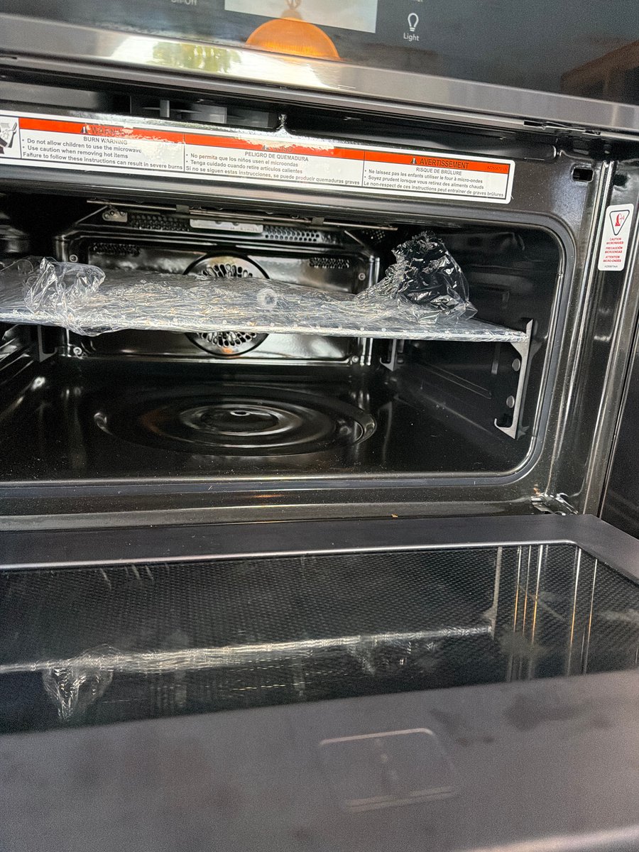 Photo 4 of this exact Frigidaire 30" Electric Double Wall oven