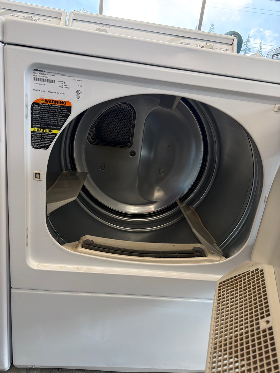 Photo 3 of this exact Speed Queen 52.5" Washer & dryer set