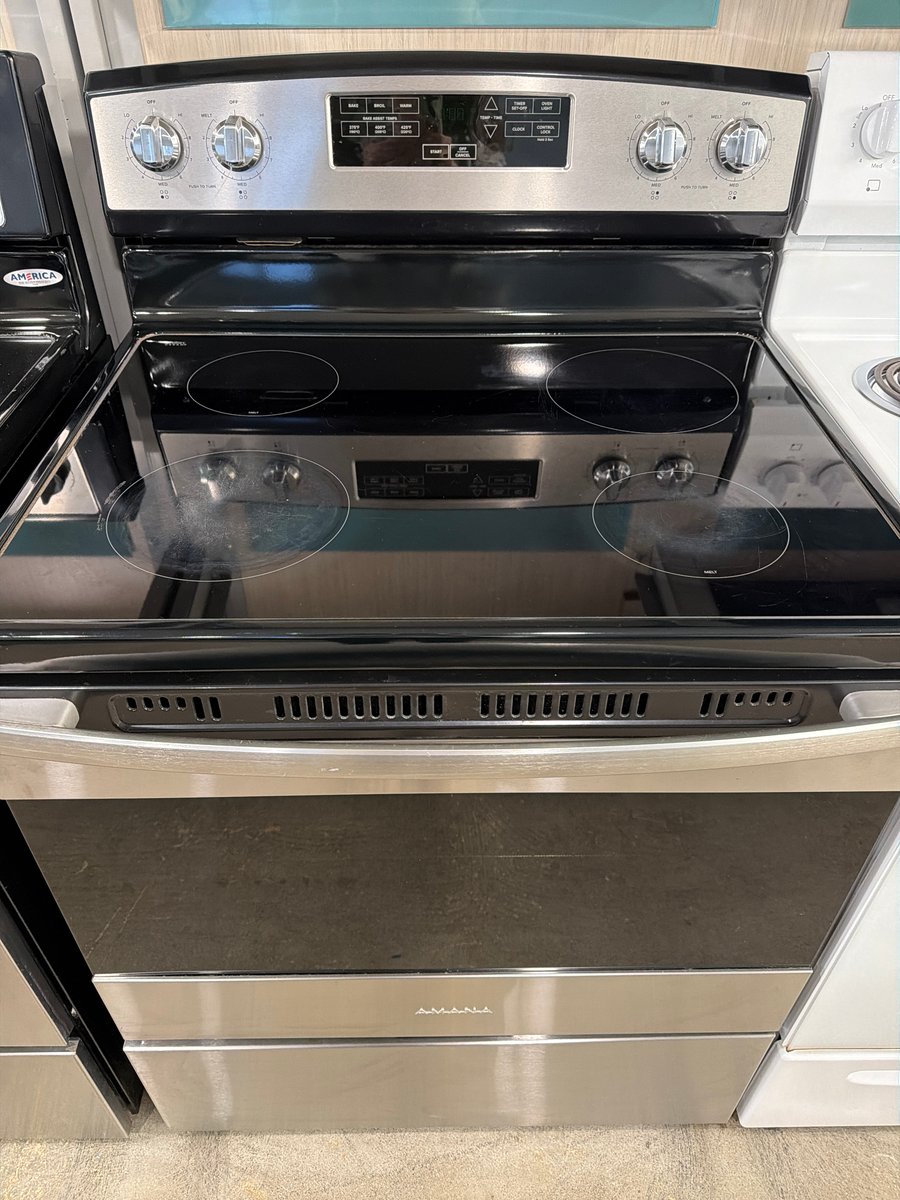 Photo 1 of this exact Amana 30" Electric Freestanding Range