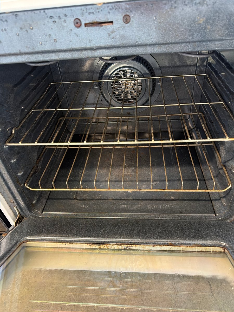 Photo 3 of this exact Frigidaire 30" Electric Freestanding Range