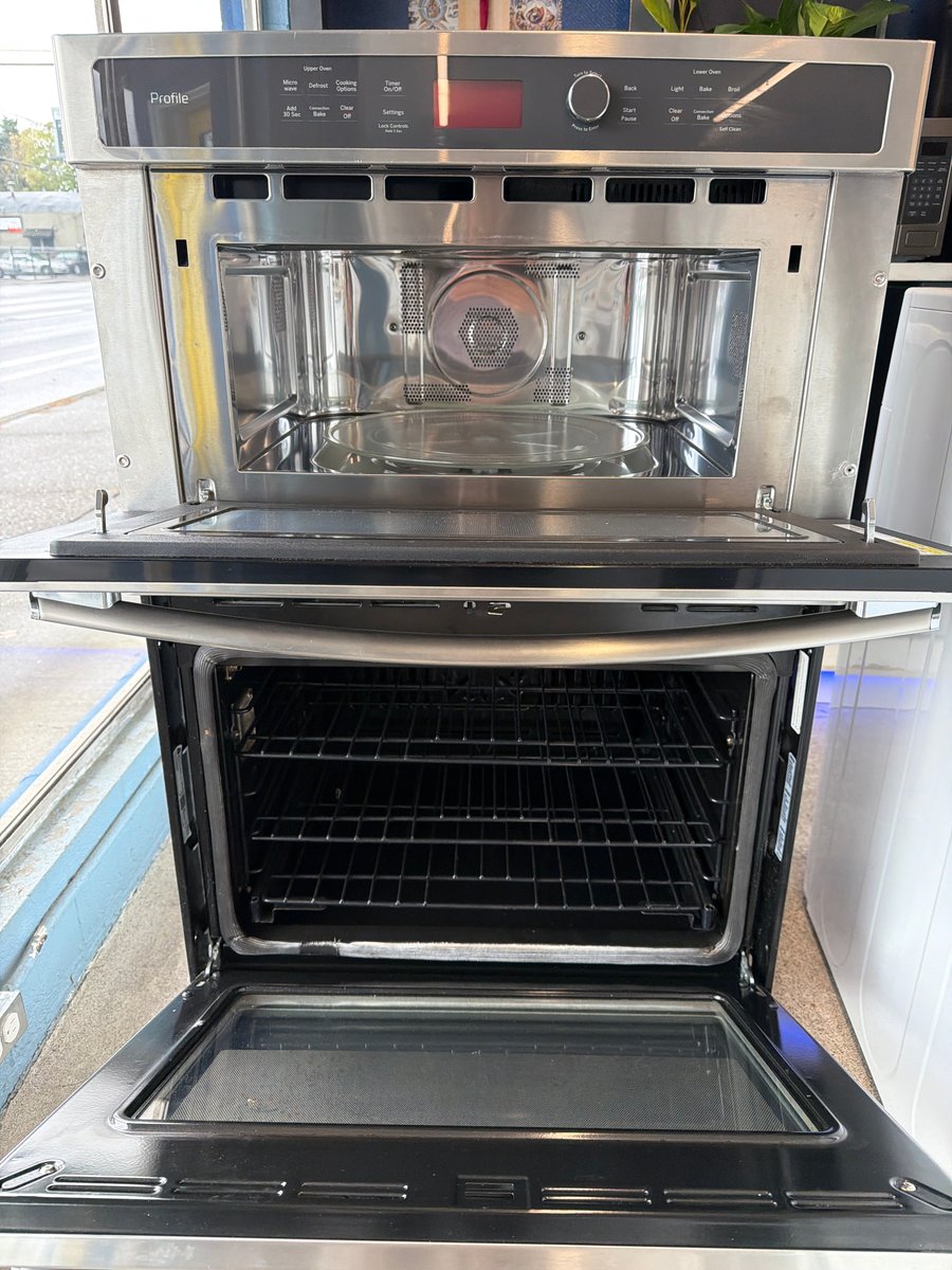 Photo 2 of this exact GE 30" Electric Double Wall oven