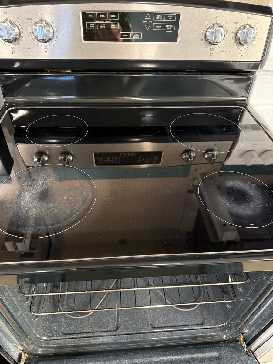 Photo 3 of this exact Amana 30" Electric Freestanding Range