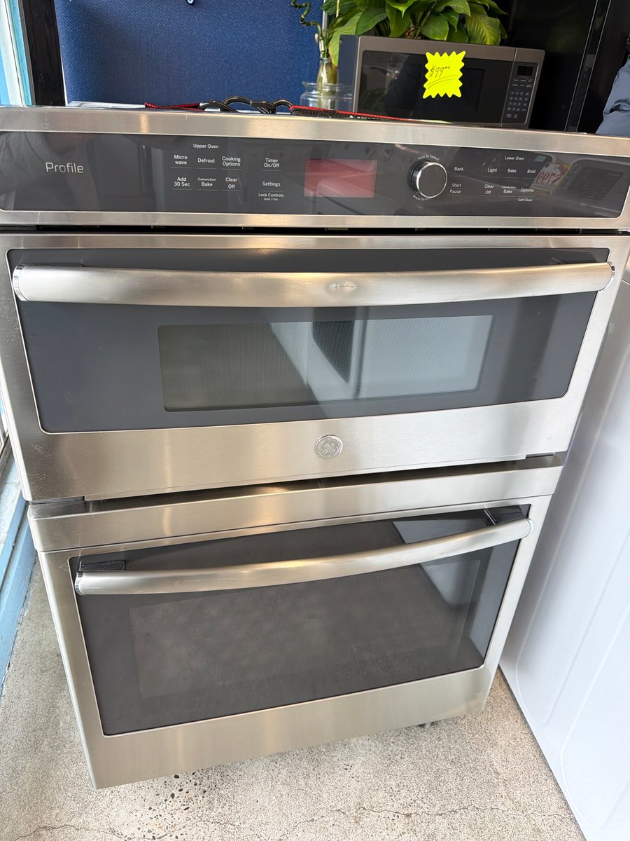 Photo 1 of this exact GE 30" Electric Double Wall oven