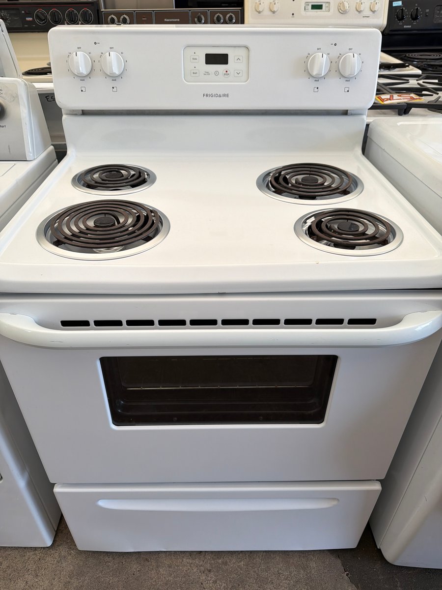 Photo 1 of this exact Frigidaire White coil top range