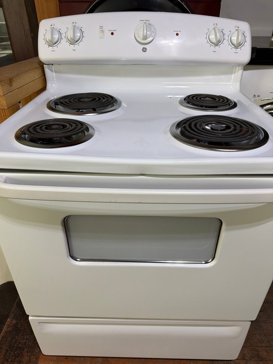 Photo 3 of this exact GE 30" Electric Freestanding Range