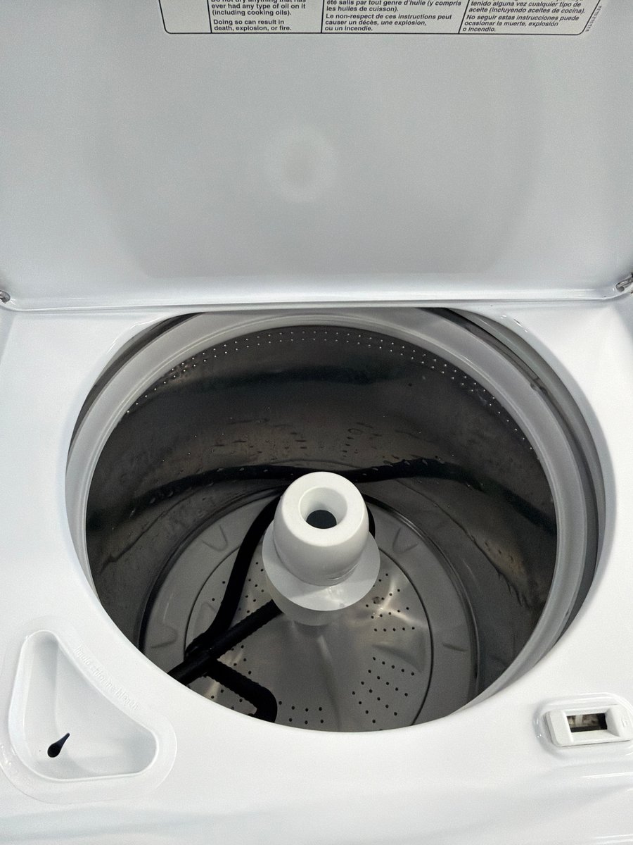 Photo 2 of this exact Amana 27" Top load Washer