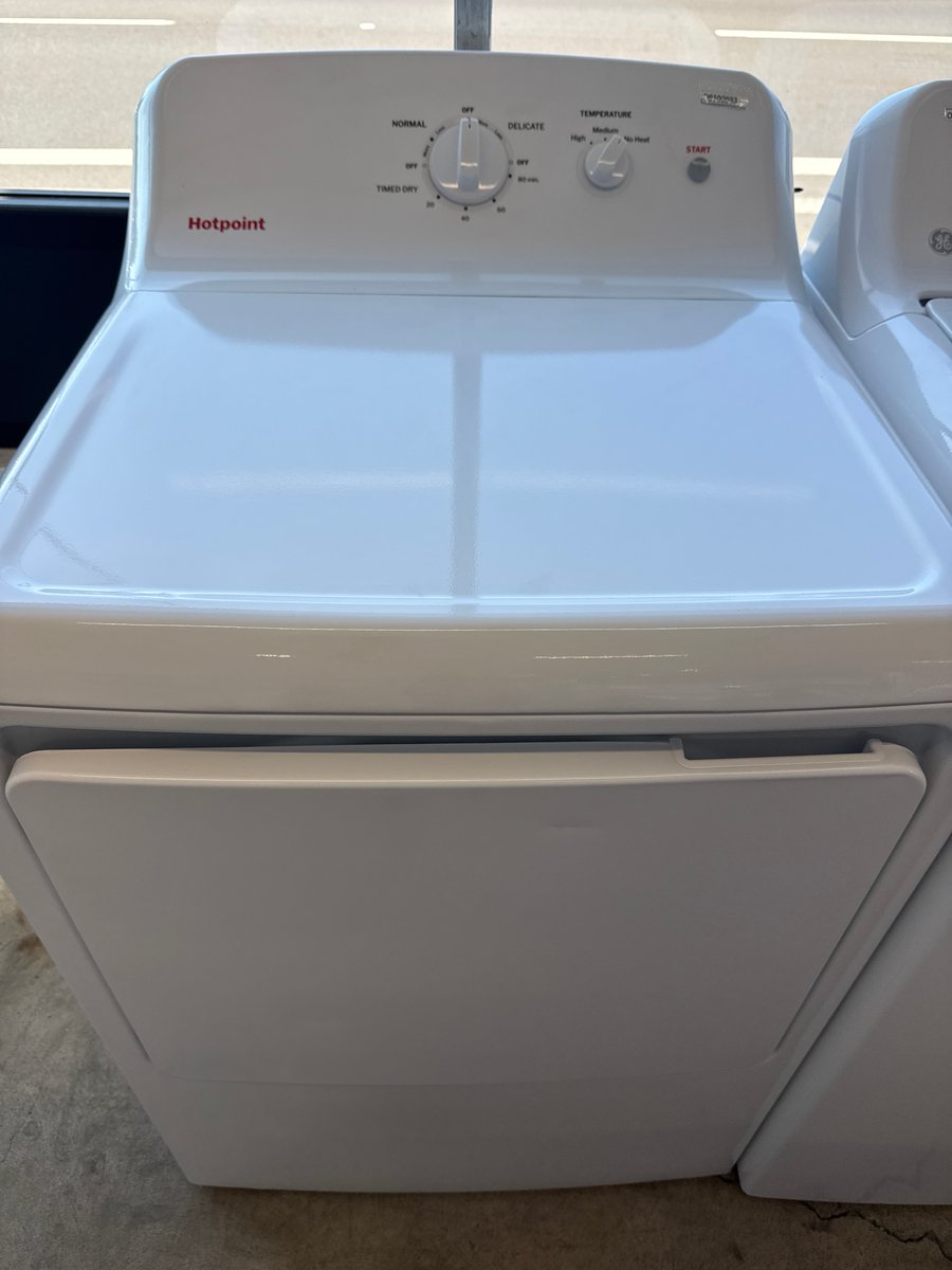 Photo 1 of this exact New open box Hotpoint GAS dryer