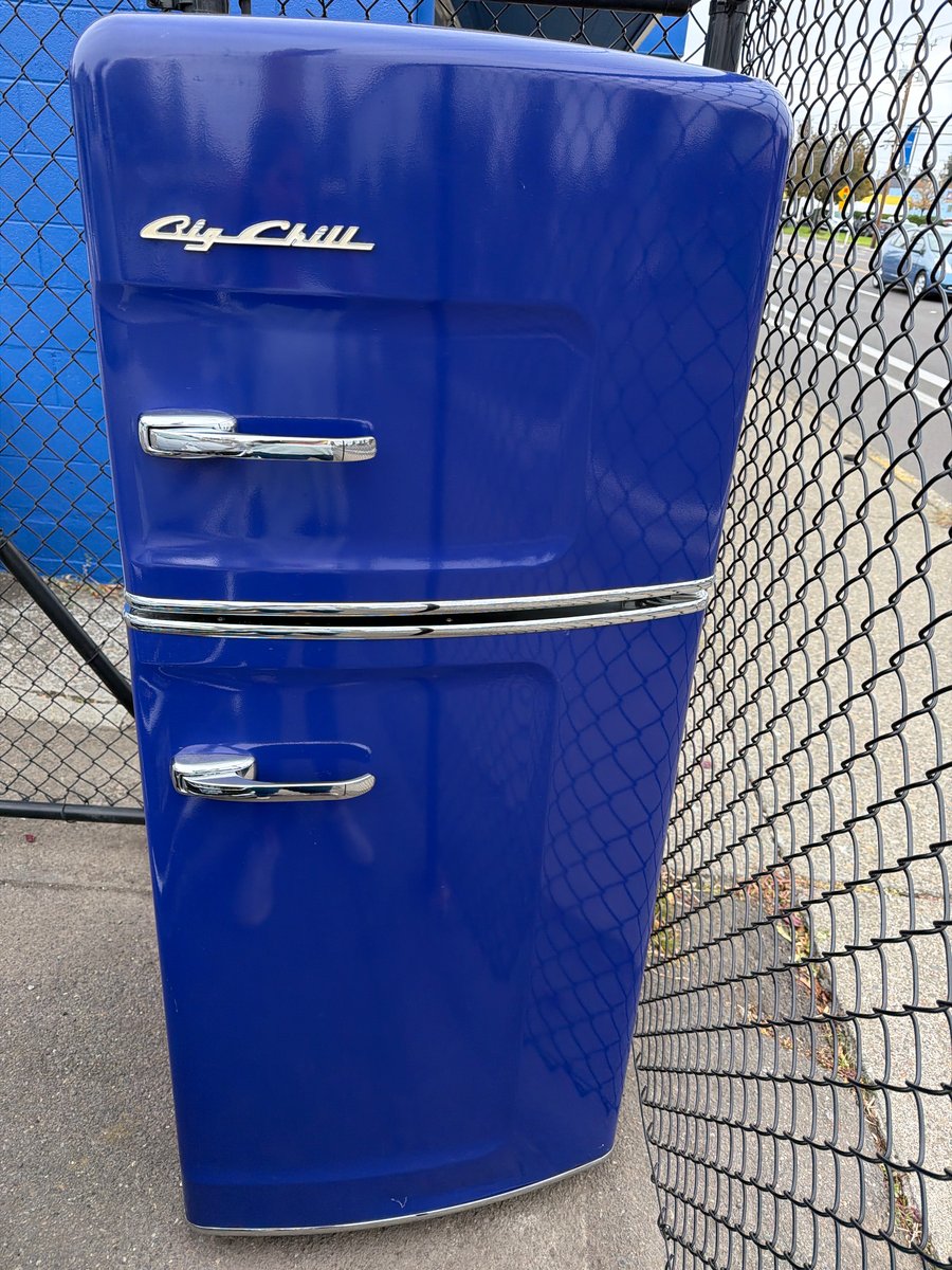 Photo 1 of this exact 28" Top freezer Refrigerator
