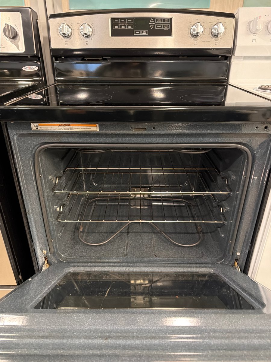 Photo 2 of this exact Amana 30" Electric Freestanding Range
