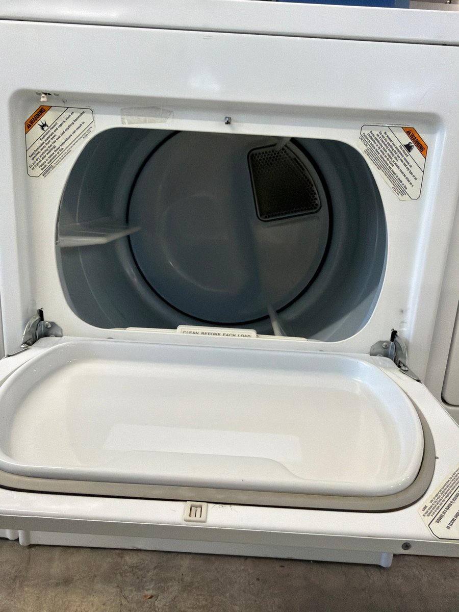 Photo 2 of this exact Kenmore 27" Electric Dryer