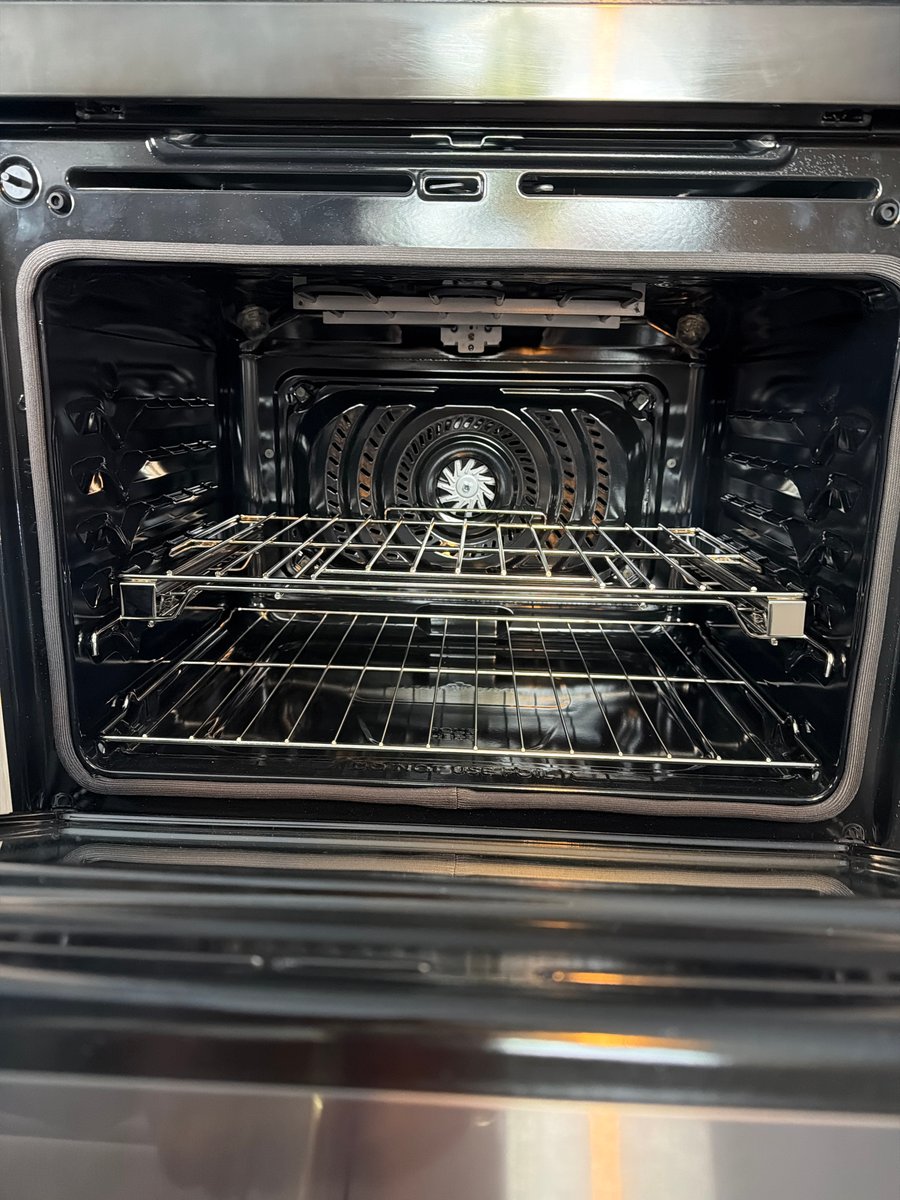 Photo 5 of this exact Frigidaire 30" Electric Double Wall oven