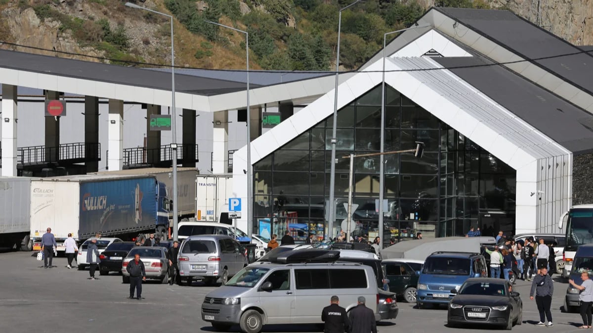 The Verkhny Lars border checkpoint. Photo: Davit Kachkachishvili / Anadolu Agency / Abaca Press / ddp images / Vida Press