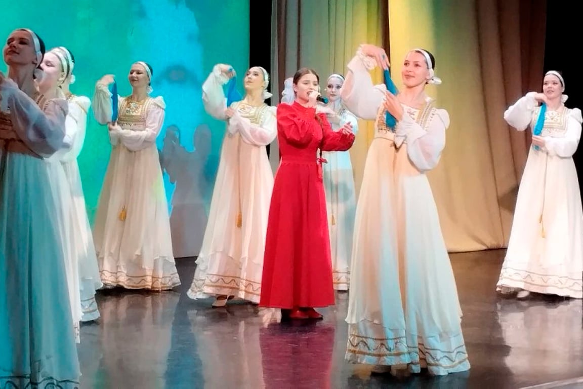 Концерт для жён и матерей участников войны в Украине, Новосибирск, 4 марта 2026 года. Фото: «Единая Россия»