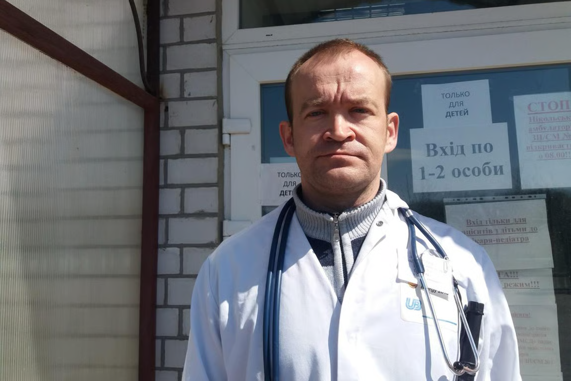 Serhiy Petrik at the Mykilske District Hospital, Donetsk region, Ukraine, 2020. Photo: Dmitry Durnev