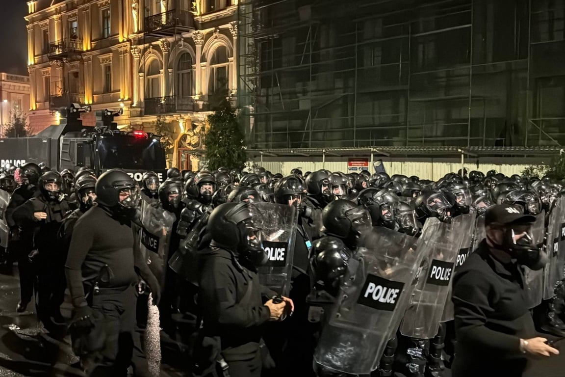 Полицейские на акции протеста в Тбилиси, 4 октября 2025 года. Фото: Спутник / Imago Images / Scanpix / LETA
