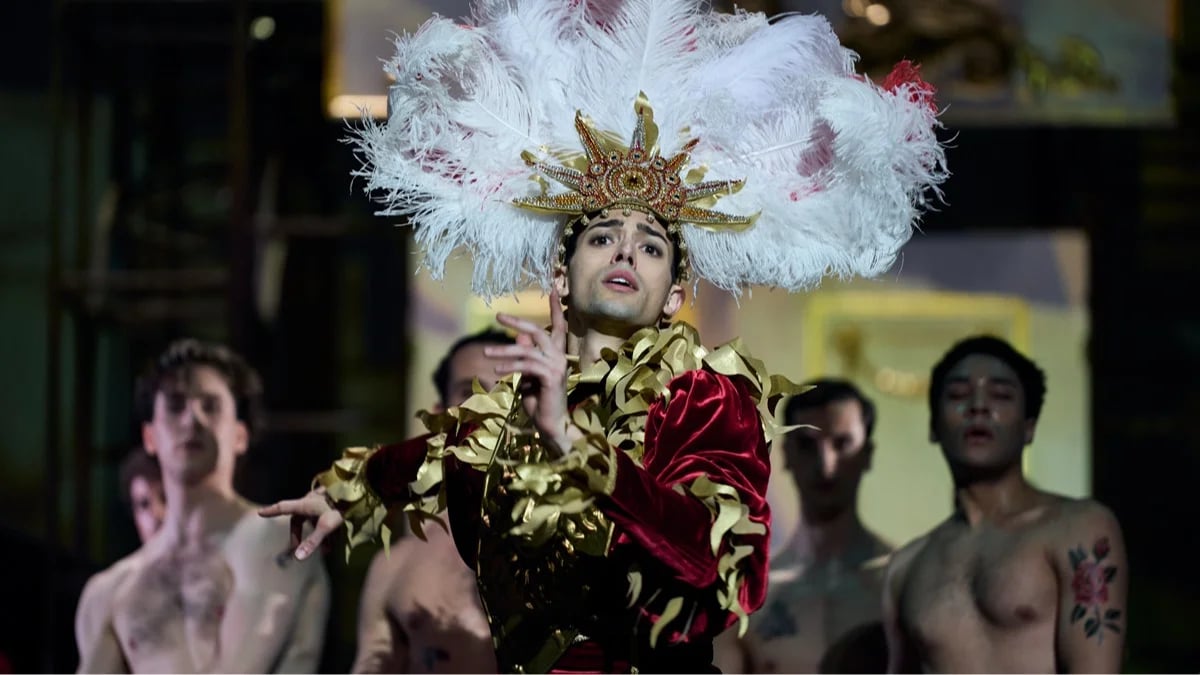 David Motta Soares as Rudolf Nureyev. Photo: Carlos Quezada / Staatsballett Berlin