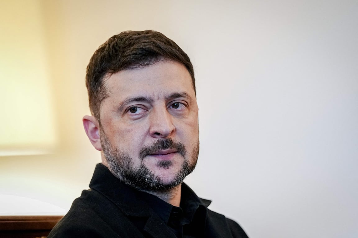 Президент Украины Владимир Зеленский перед переговорами в президентском дворце Бельвю в Берлине, Германия, 15 декабря 2025 года. Фото: Kay Nietfeld / AFP / Scanpix / LETA