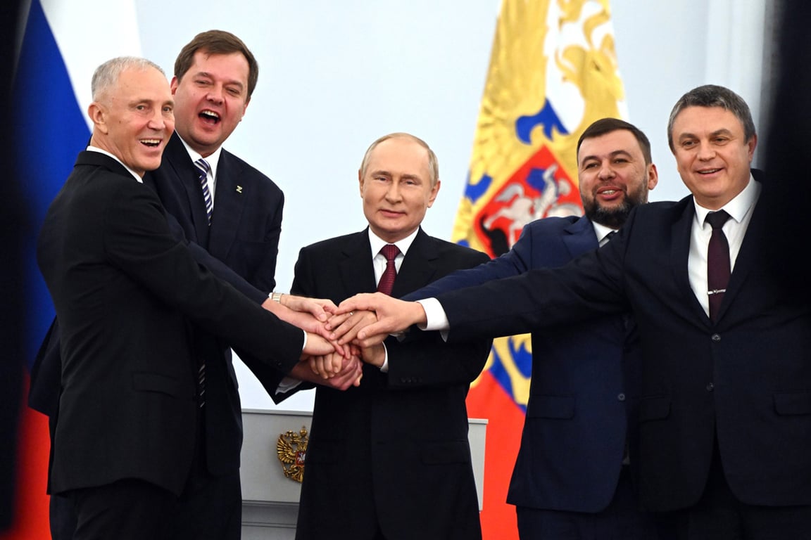 Владимир Сальдо, Евгений Балицкий, Владимир Путин, Денис Пушилин, Леонид Пасечник, Москва, 30 сентября 2022 года. Фото: Григорий Сысоев / МИА «Россия сегодня» / Kremlin