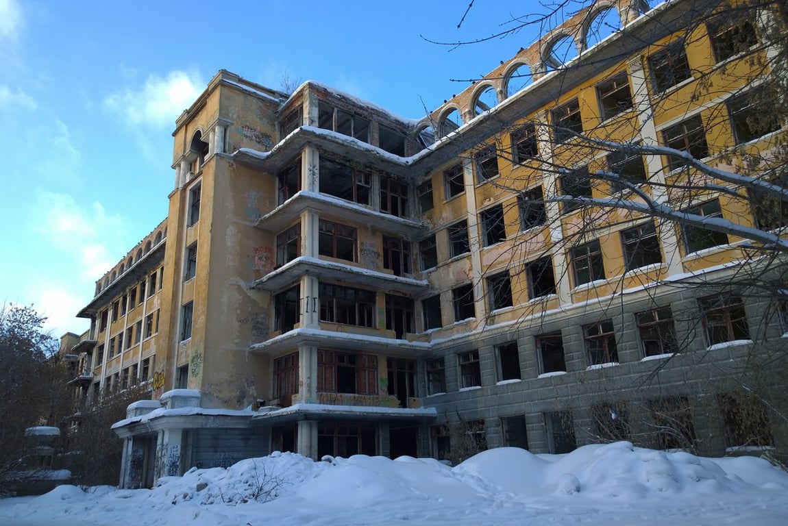 Городская клиническая больница скорой медицинской помощи в Екатеринбурге. Фото: Лев Хворобьев /  Wikimedia  (CC BY-SA 4.0)