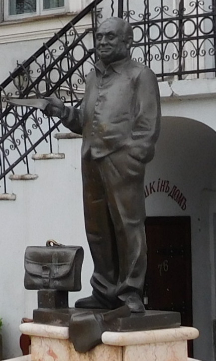 Памятник Жванецкому во дворе литературного музея, Одесса, Украина, 2016 год. Фото: Ykvach / Wikimedia (CC BY-SA 4.0)