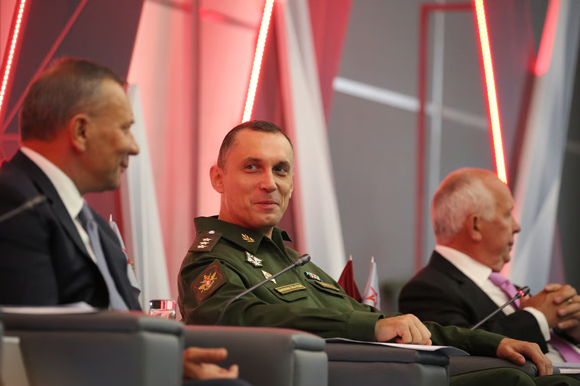 Deputy Russian Defense Minister Alexey Krivoruchko (centre), 23 August 2020. Photo: Sofya Sandurskaya / Moscow Agency