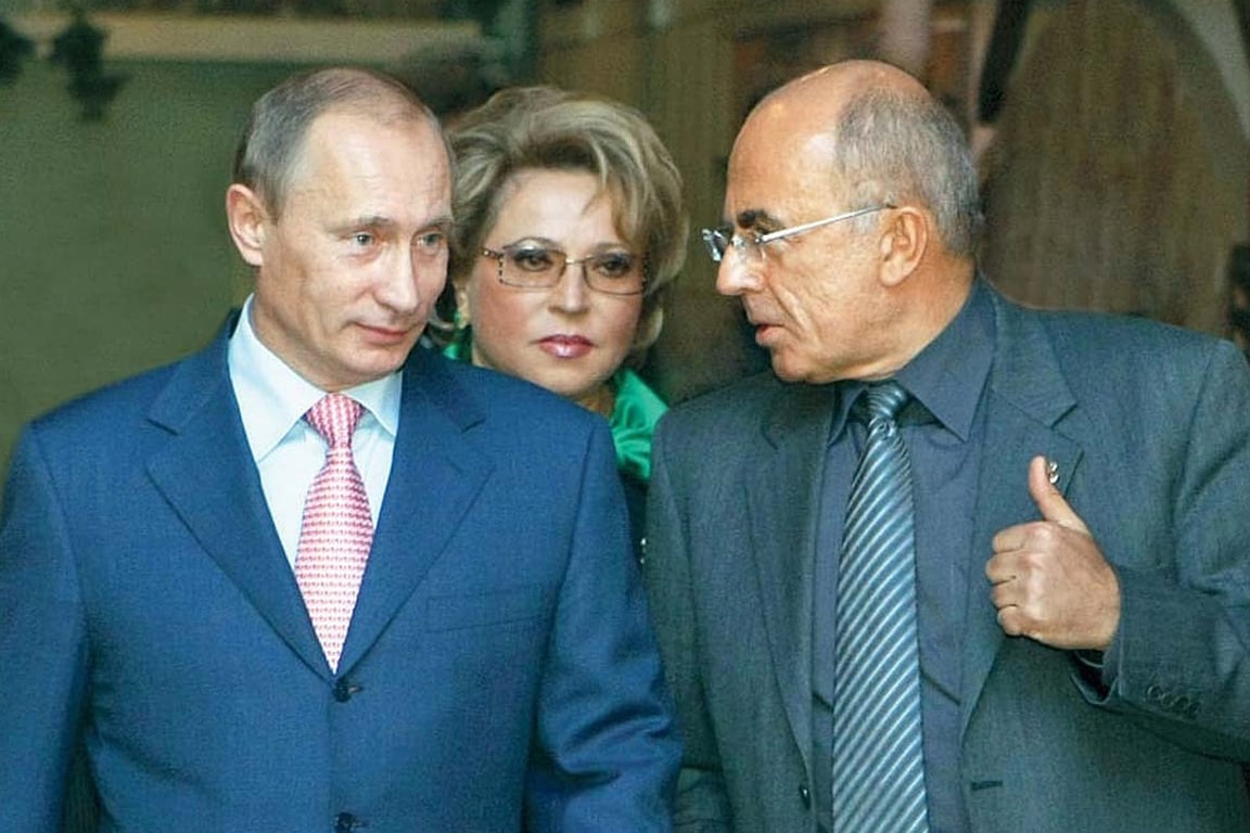 Владимир Путин, Валентина Матвиенко и Александр Запесоцкий. Фото:  СПбГУП