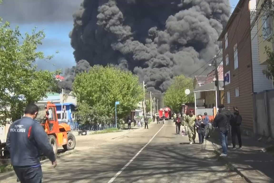 Дым над Туапсе после атаки беспилотников, 28 апреля 2026 года. Фото:  пресс-служба Губернатора Краснодарского края