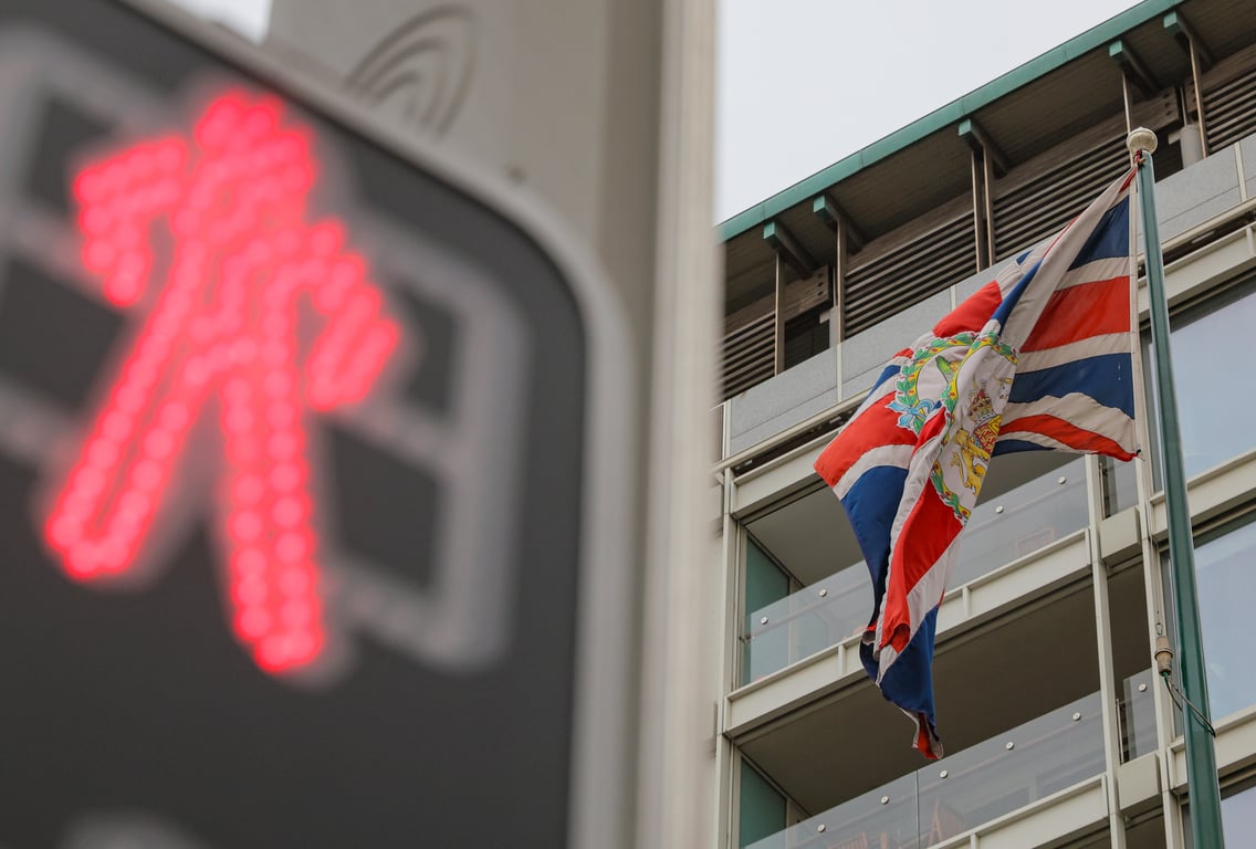 The UK’s diplomatic flag is flown outside the British Embassy building in Moscow, Russia, 10 March 2025. Photo: EPA /Maxim Shipenkov