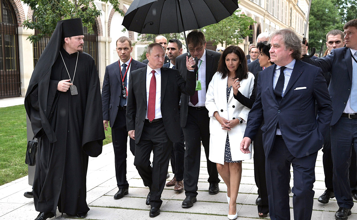 Епископ Нестор во время посещения Владимиром Путиным Российского духовно-культурного центра в Париже, 29 мая 2017 года. Фото:  kremlin.ru