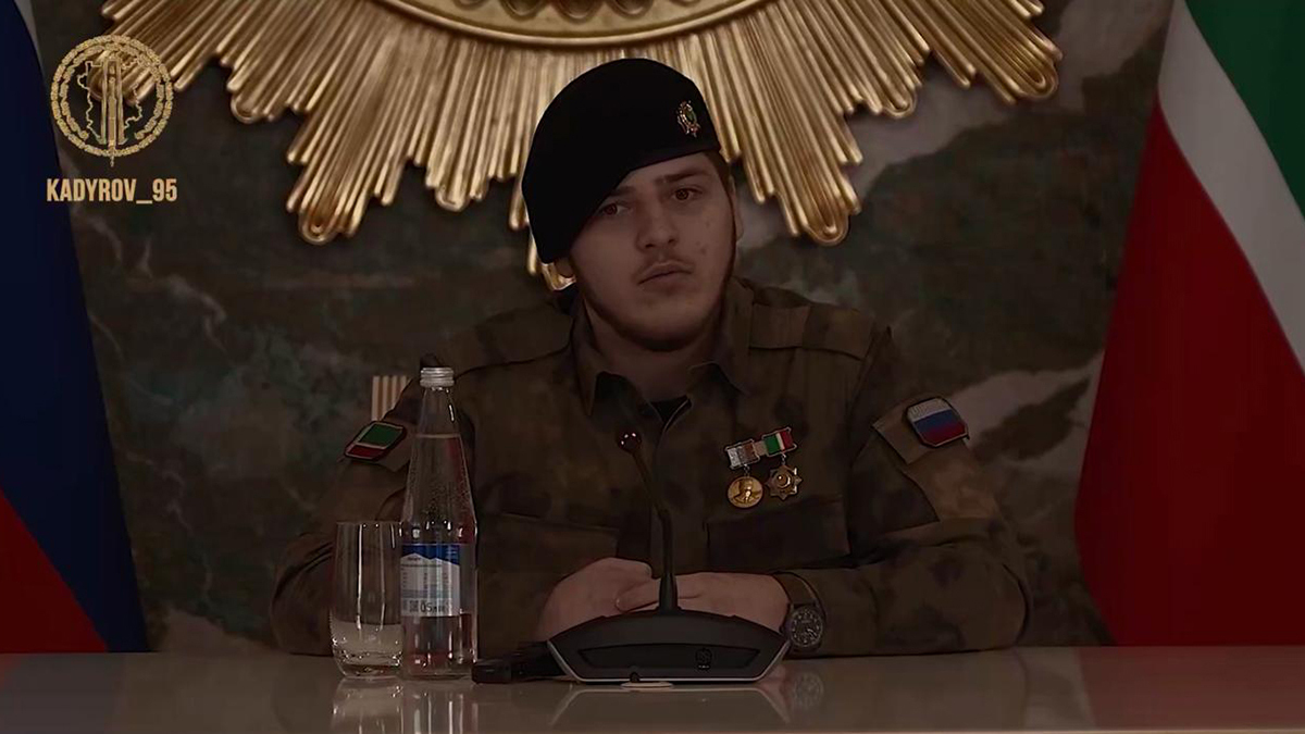 Адам Кадыров на совещании. Кадр опубликован 17 января в телеграм-канале Рамзана Кадырова. Фото: Kadyrov_95