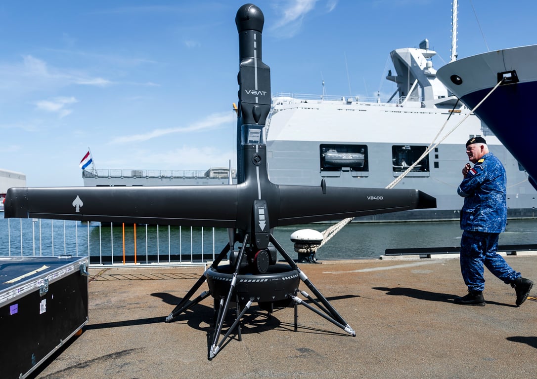 Беспилотный летательный аппарат V-Bat во время демонстрации автономных систем на мероприятии Maritime Uncrewed в Ден-Хелде, Нидерланды, 25 февраля 2026 года. Фото: Remko de Waal / ANP / Sipa USA / Vida Press