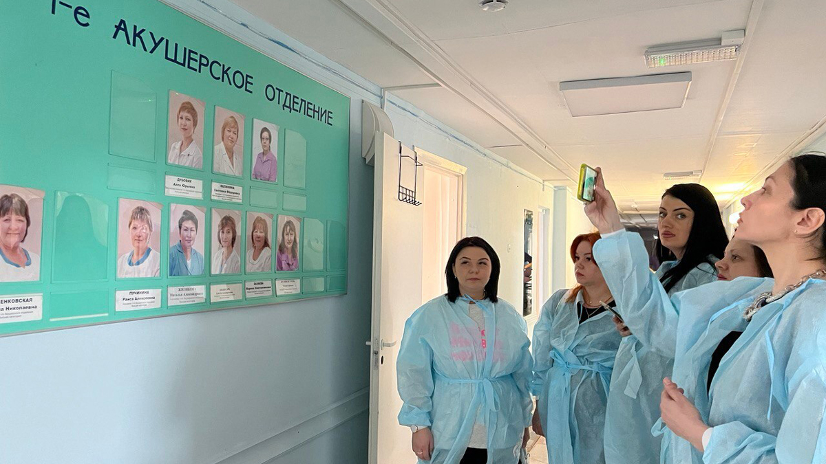 Экскурсия в акушерское отделение Новокузнецкой горбольницы. Фото:  Первая больница г. Новокузнецка