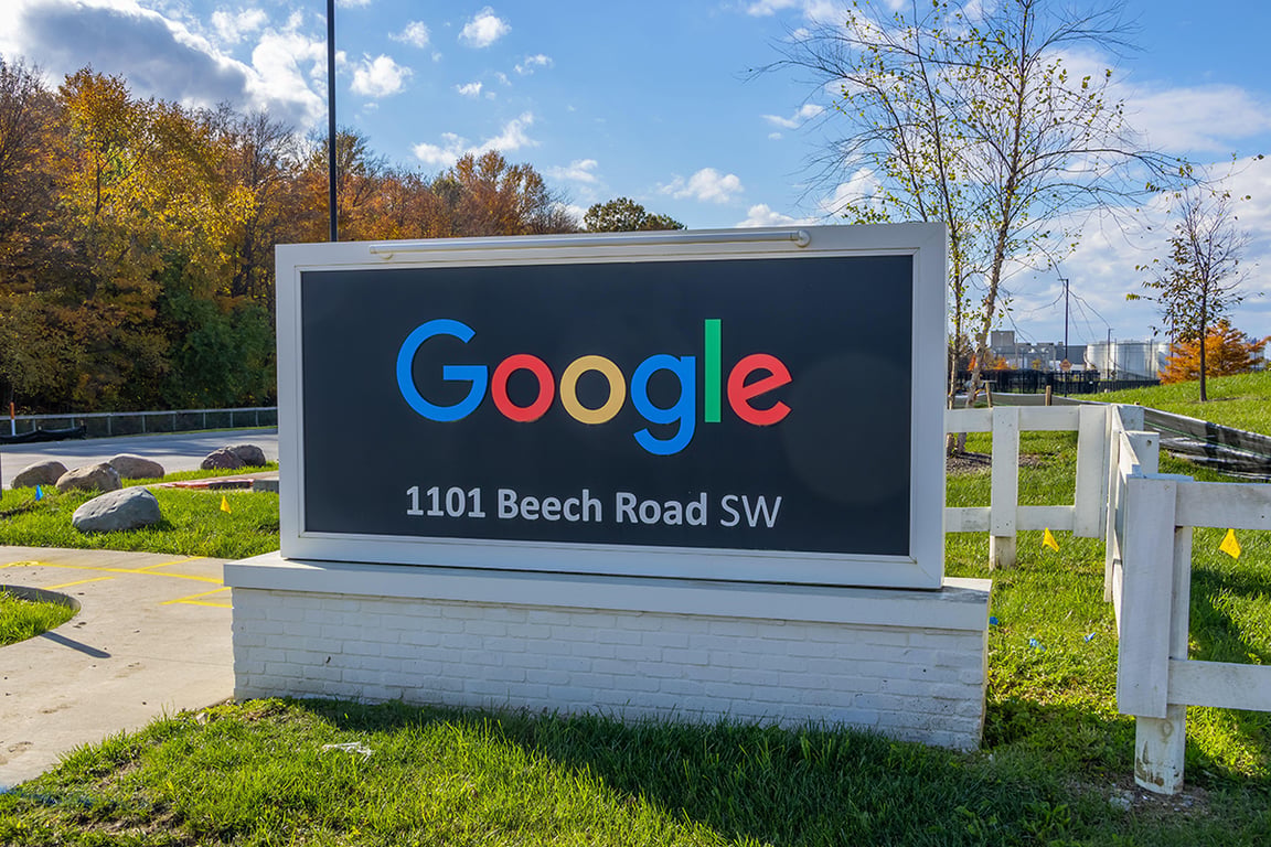 Вывеска компании Google у входа в кампус корпоративного офиса, Огайо, США, 2 ноября 2025 года. Фото: Alamy / Scanpix / LETA