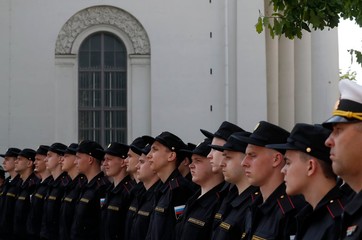 Young Russian recruits attend a ceremony to join the army in front of the Trinity Cathedral in St. Petersburg, Russia, 23 May 2023. Photo: EPA / ANATOLY MALTSEV