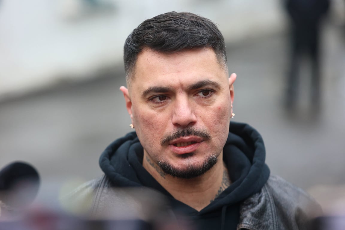 Рэпер Птаха на прощании с Пашей Техником в Лефортово, 11 апреля 2025 года. Фото: Ярослав Чингаев / АГН «Москва»