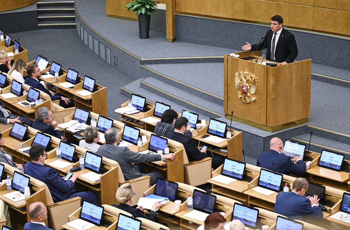 Председатель комитета Госдумы по информационной политике, информационным технологиям и связи Сергей Боярский на пленарном заседании, Москва, 22 июля 2025 года. Фото: Владимир Федоренко / Спутник / Imago Images / Scanpix / LETA