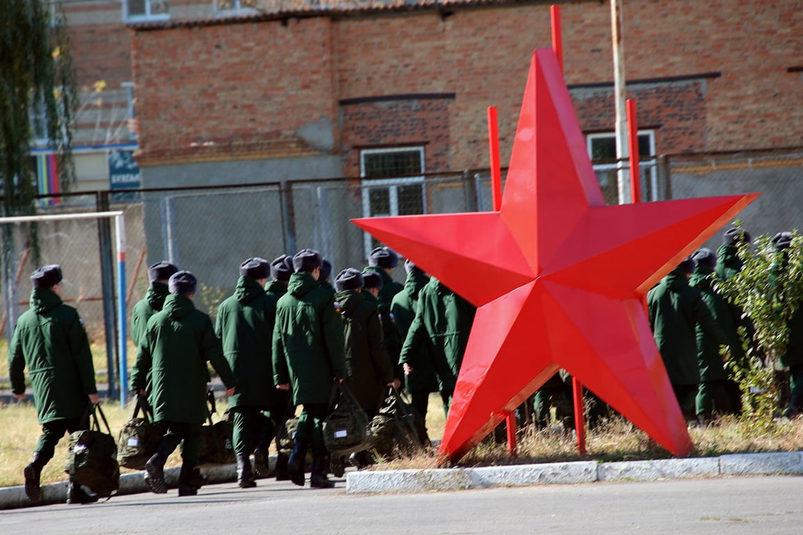Призывники на сборном пункте военкомата в Батайске, Ростовская область, 19 октября 2023 года. Фото: Василий Дерюгин / Коммерсантъ / Sipa USA / Vida Press