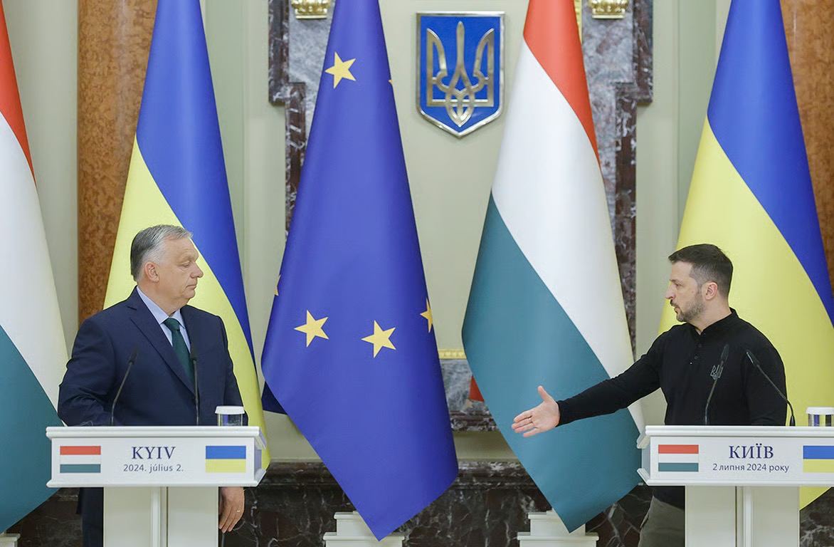 Volodymyr Zelenskyy and Viktor Orbán shake hands at a joint press conference following their meeting in Kyiv, July 2, 2024. Photo: Sergey Dolzhenko / EPA.