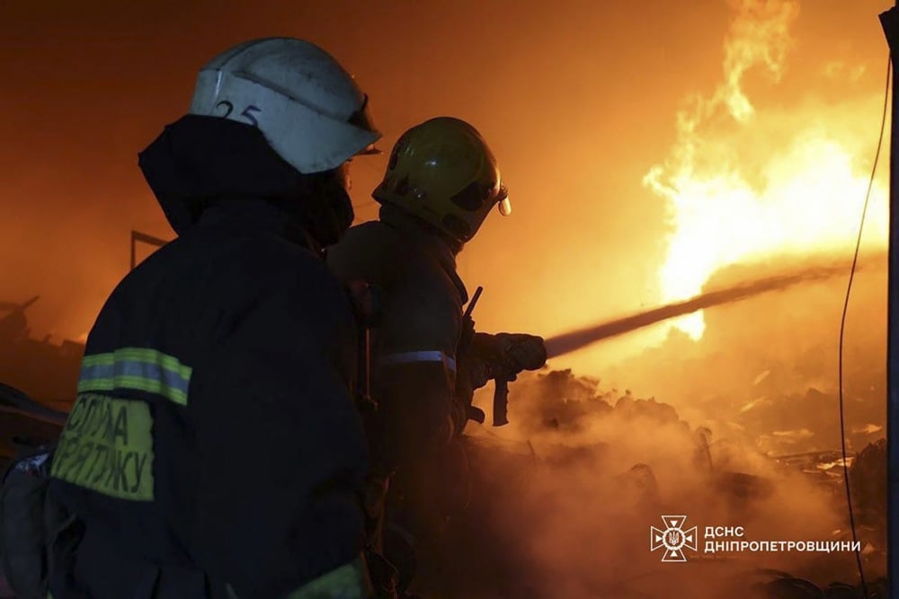 Ukrainian firefighters extinguish a fire after Russian missile and drone strikes in the Dnipropetrovsk region, Ukraine, 6 December 2025. Photo: EPA/Dnipropetrovsk Regional State Administration
