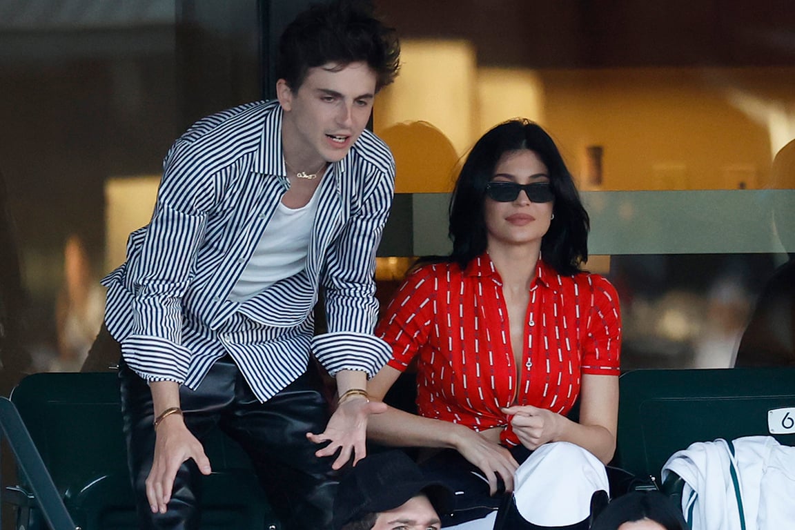 Тимоти Шаламе и Кайли Дженнер наблюдают за третьим раундом мужского теннисного турнира BNP Paribas Open в Индиан-Уэллсе, Калифорния, США, 9 марта 2025 года. Фото: JohnG. Mabanglo / EPA