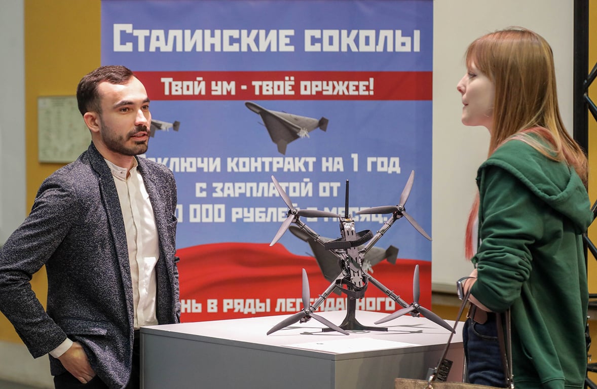 Стенд «Сталинские соколы» на Фестивале беспилотных систем в Национальном исследовательском университете «Высшая школа экономики» (НИУ ВШЭ), Москва, 24 февраля 2026 года. Фото: Артур Новосильцев / Агентство «Москва»