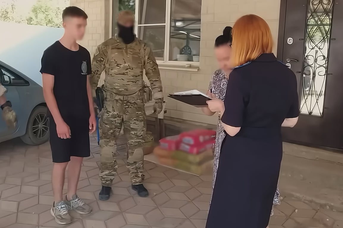 Вадим после задержания, кадр из фильма «Игры с огнем». Источник: ГТРК «Кубань» / Национальный антитеррористический комитет