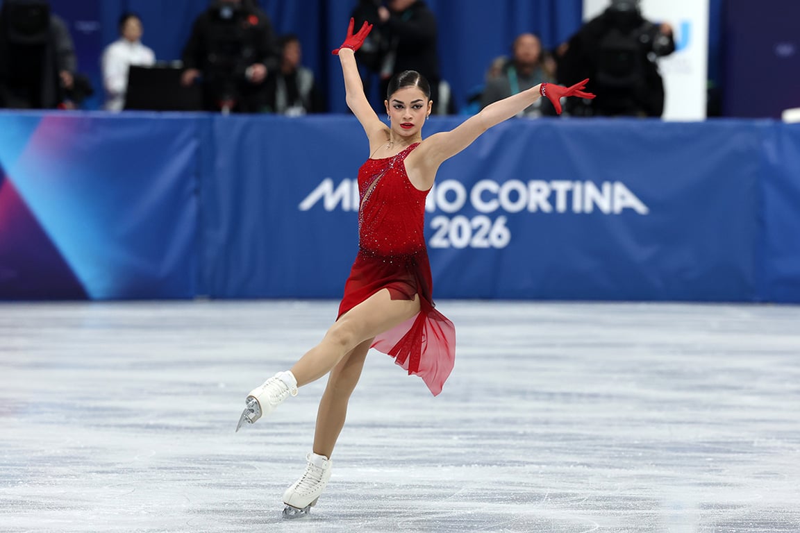 Россиянка Аделия Петросян выступает в произвольной программе в женском одиночном катании на соревнованиях по фигурному катанию на зимних Олимпийских играх 2026 года в Милано-Кортина, Милан, Италия, 19 февраля 2026 года. Фото: Wu Hao / EPA