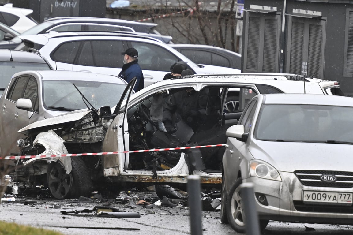Вид на взорвавшийся автомобиль, Москва, 22 декабря 2025 года. Фото: Sefa Karacan / Anadolu / ABACAPRESS / ddp images / Vida Press