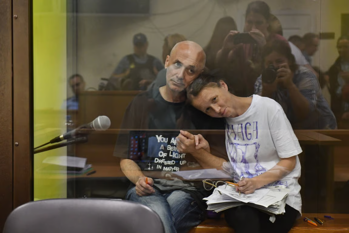 Alexander Dotsenko and his wife, Anastasia Dyudyaeva. Photo: Mediazona