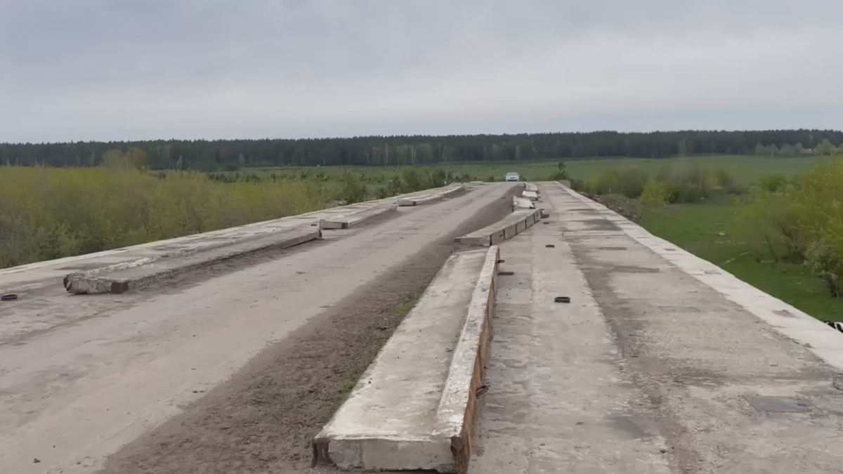 Недостроенный мост в Попово. Фото: Народный фронт Челябинской области /  VK