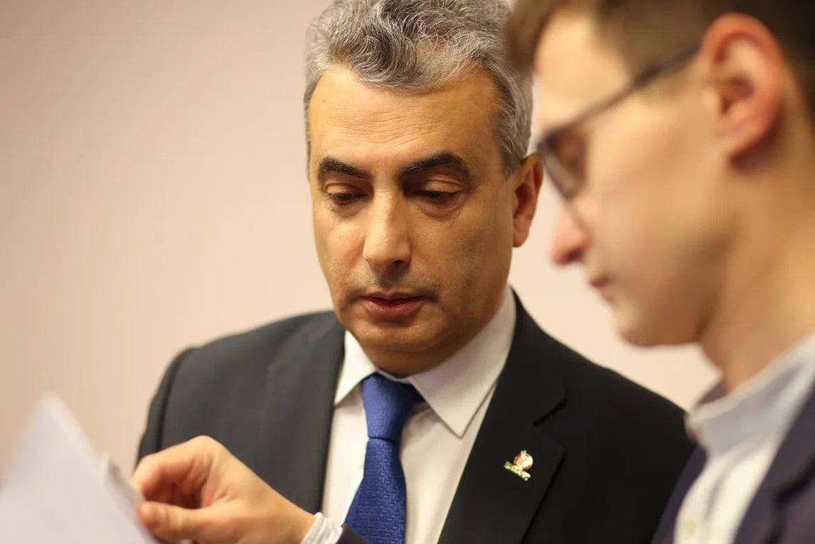Lev Shlosberg in court on 30 October 2025. Photo: Yabloko’s Pskov office / Telegram