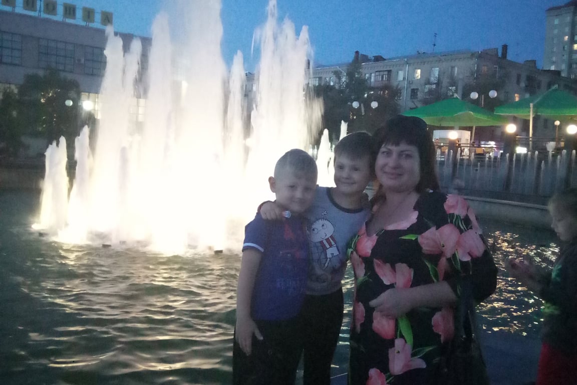 Наталья с детьми в Харькове, 2017 год. Фото из личного архива