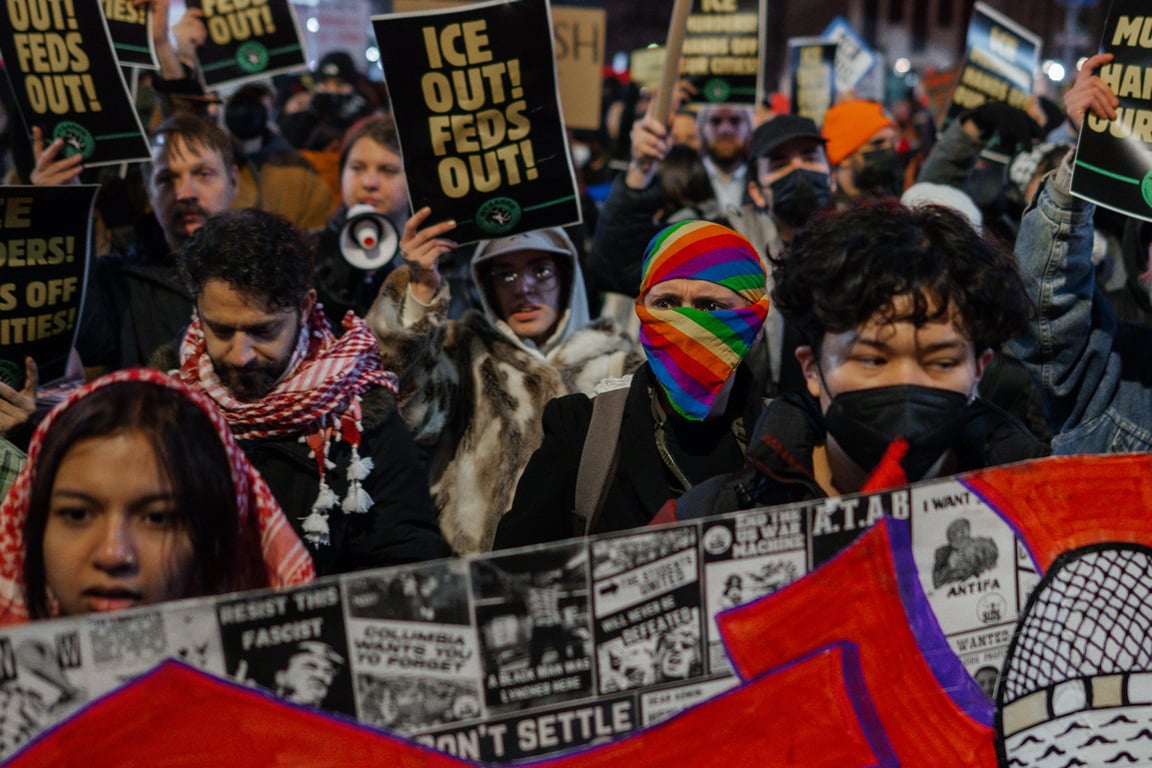 Акция протеста после убийства Рене Николь Гуд агентом ICE, Нью-Йорк, США, 8 января 2026 года. Фото: Olga Fedorova / EPA